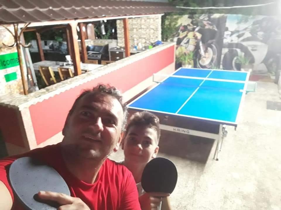 Hostel Pascalis Alesd 外观 照片