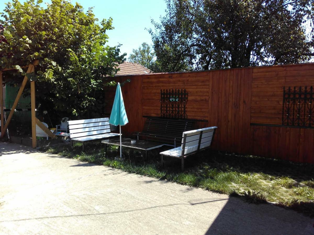 Hostel Pascalis Alesd 外观 照片