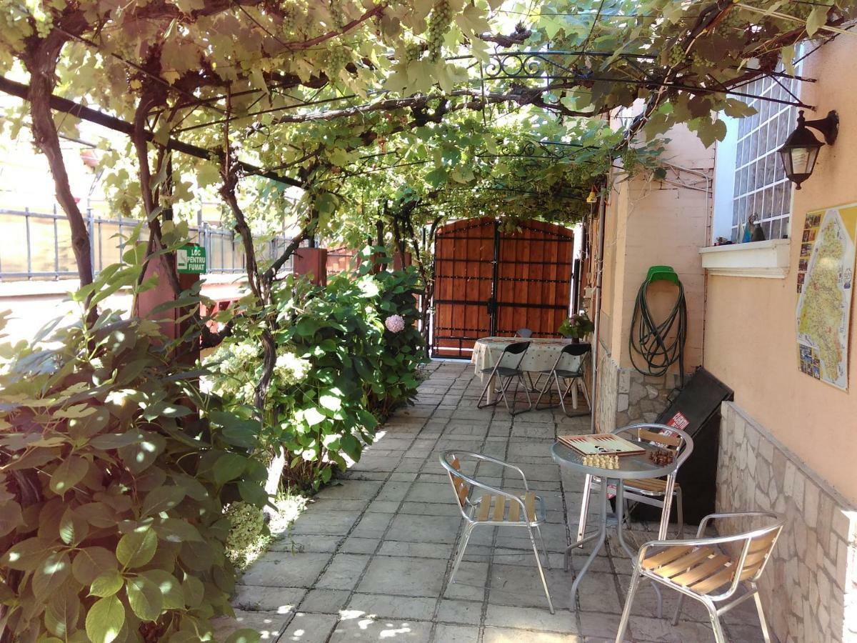 Hostel Pascalis Alesd 外观 照片