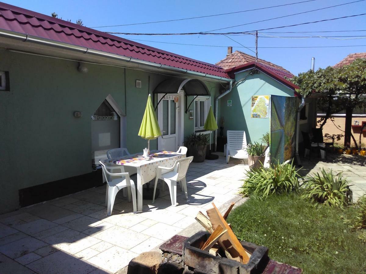 Hostel Pascalis Alesd 外观 照片