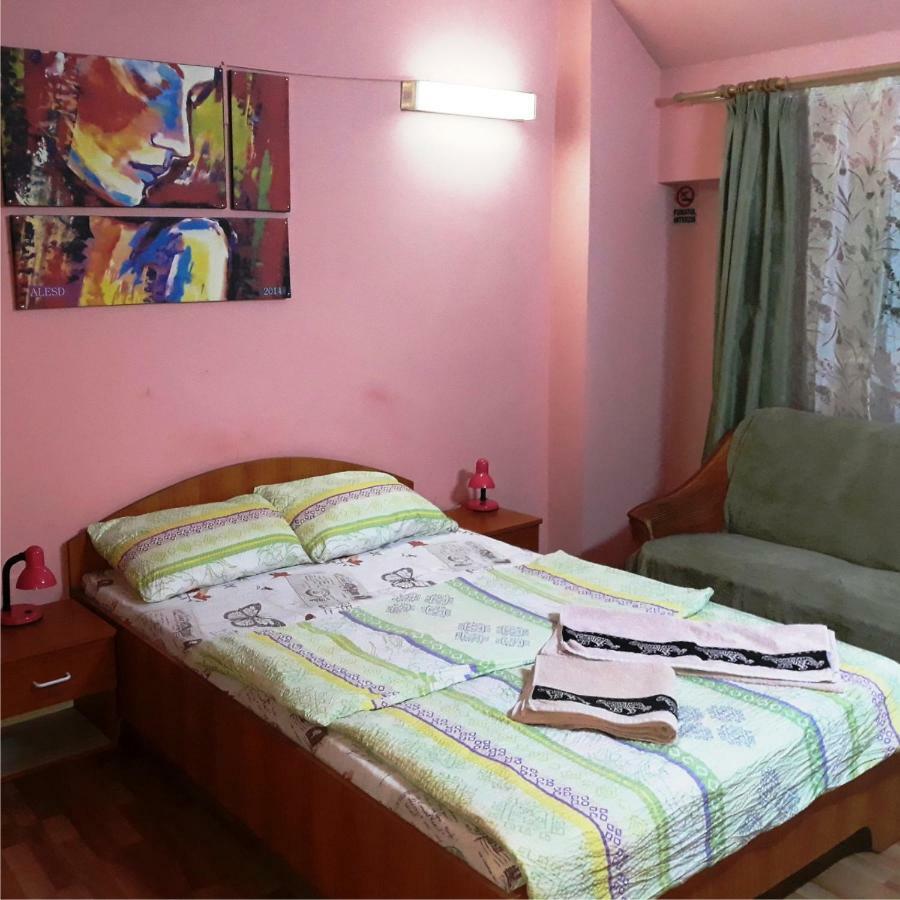 Hostel Pascalis Alesd 外观 照片