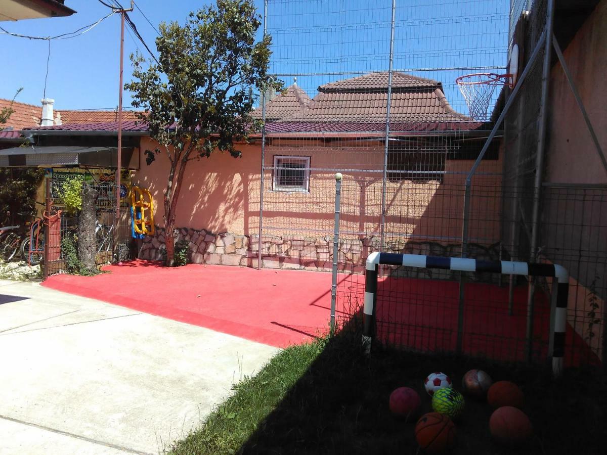 Hostel Pascalis Alesd 外观 照片